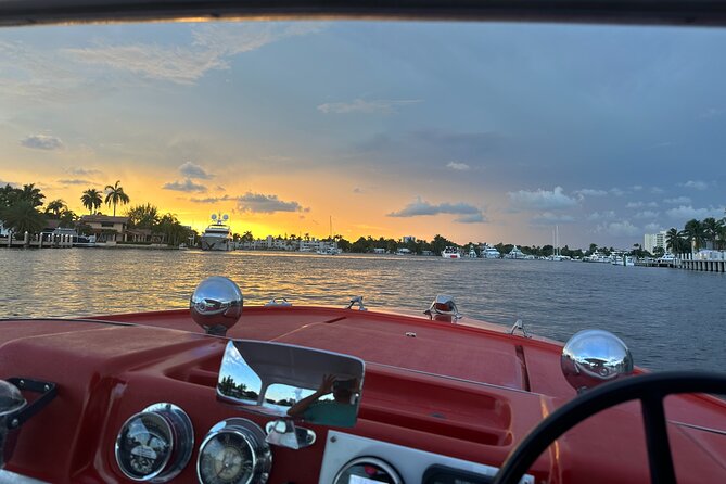 2 Hour Classic Self Drive Boat Rental in Fort Lauderdale - The first stretch through Fort Lauderdale’s waterways