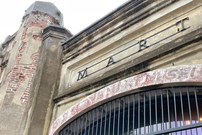 300 Years of War and Peacetime in Charleston: A Self-Guided Audio Tour - Facing Charleston’s connection to slavery