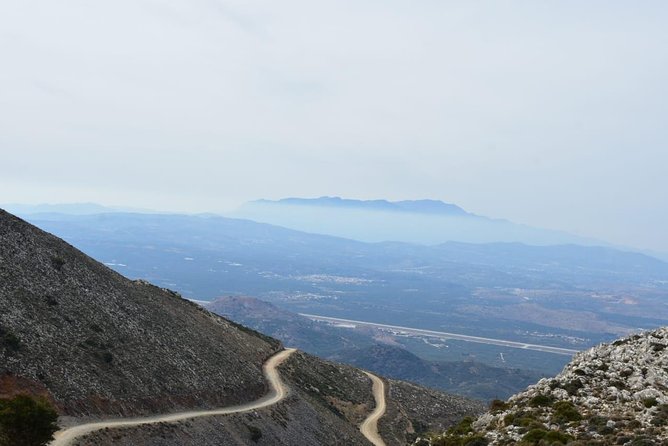 4x4 self drive adventure_Cretan mainland - The guide team makes the difference