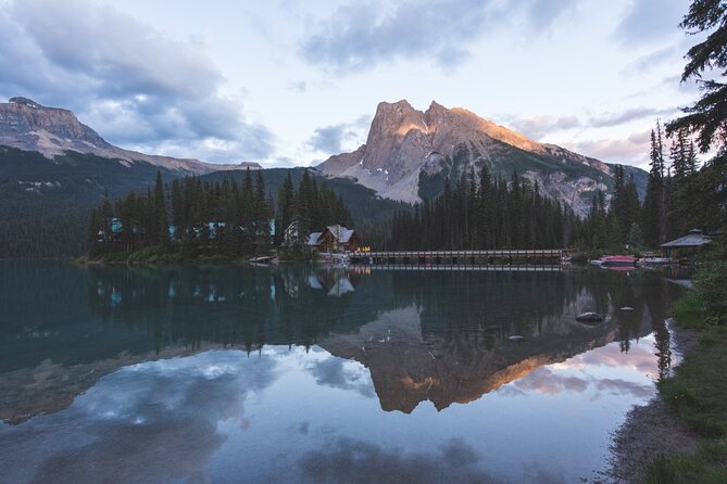 5-Day Banff Self-Guided package with Moraine & Lake Louise Tour - What the guide and group format mean