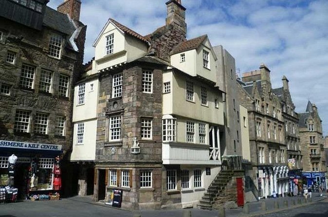 A History of Witchcraft in Edinburgh: A Self-Guided Audio Tour - High Street and Scotland’s witchcraft laws