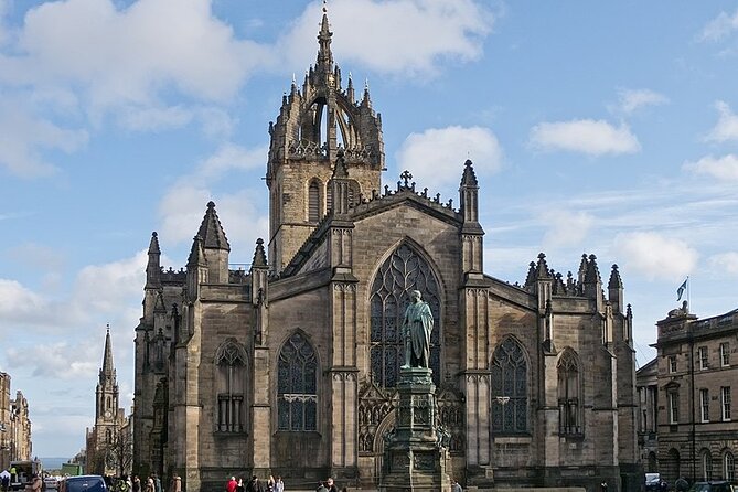 A History of Witchcraft in Edinburgh: A Self-Guided Audio Tour - Castlehill and the last witch of Scotland