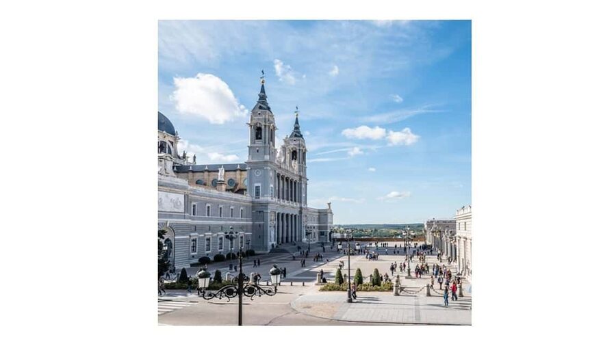 A more complete and fun audio-guided tour with an urban tuk-tuk - Madrid by Electric Tuk-Tuk in One Hour