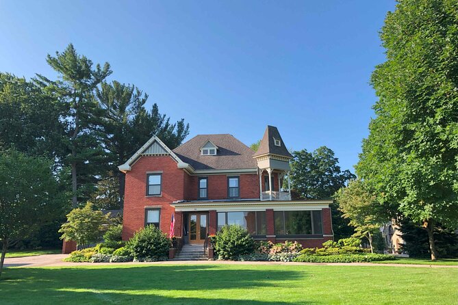 A Self-Guided Walking Audio Tour of Holland, Michigan - Holland City Hall and Firehouse No. 2