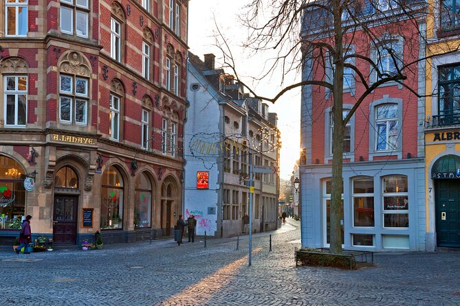 Aachen Scavenger Hunt and Highlights Self Guided Audio Tour - Aachen Cathedral and Kreislauf des Geldes