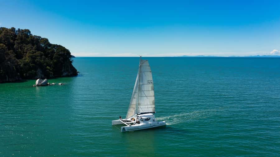 Abel Tasman National Park: Sailing and Self-Guided Walk - Sailing from Kaiteriteri at 10am