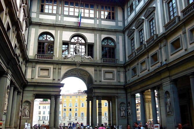 Accademia & Uffizi: Entry tickets & self-guided visit app - Accademia: Michelangelo’s David and the Prisoners
