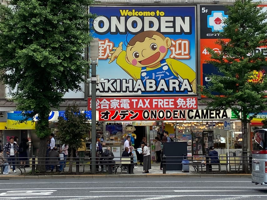 Akihabara: Self-Guided Tour with a special brochure - How the brochure works in real use