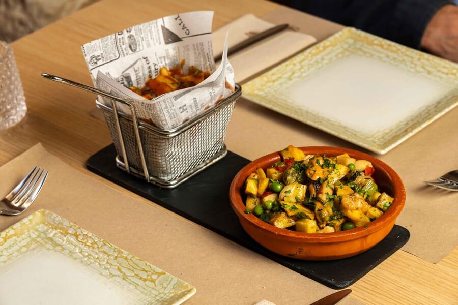 Alcudia: Self-Guided Gourmet Tapas and Wine Tour - Stop four: finish with a drink or coffee