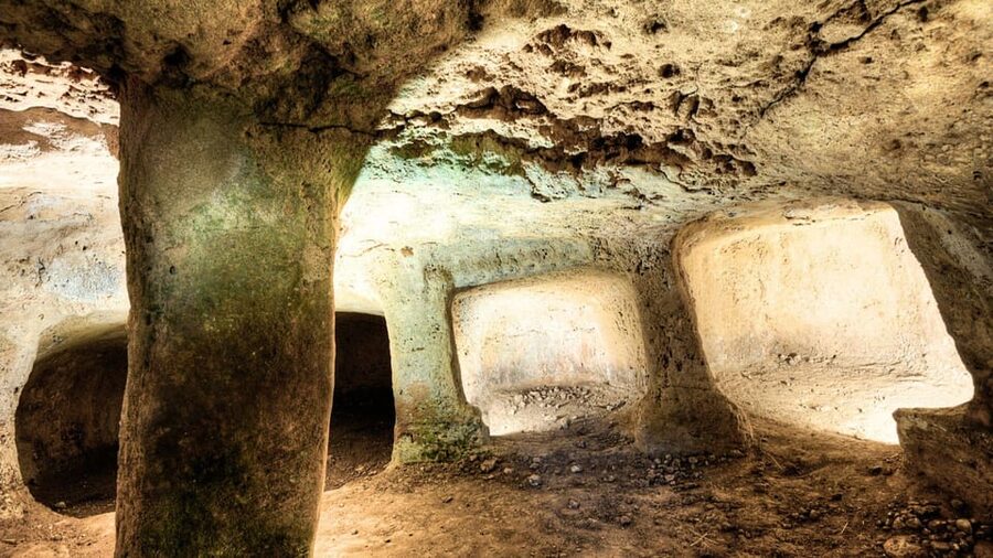 Alghero: Anghelu Ruju Necropolis with Audio Guides - Inside the domus de janas