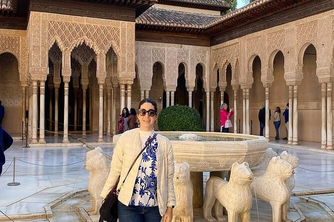 Alhambra Experience – Explore Nasrid Palaces & Generalife Gardens - Getting inside without confusion