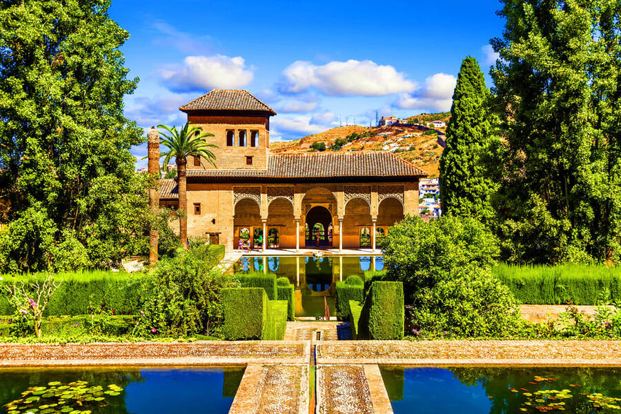 Alhambra: Ticket with Audioguide - Why the Alhambra works well with an audioguide