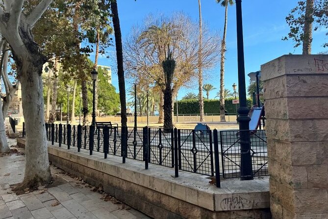 Alicante’s History and Highlights: Self-Guided Walking Tour - Starting beside the harbor at El Adivinador