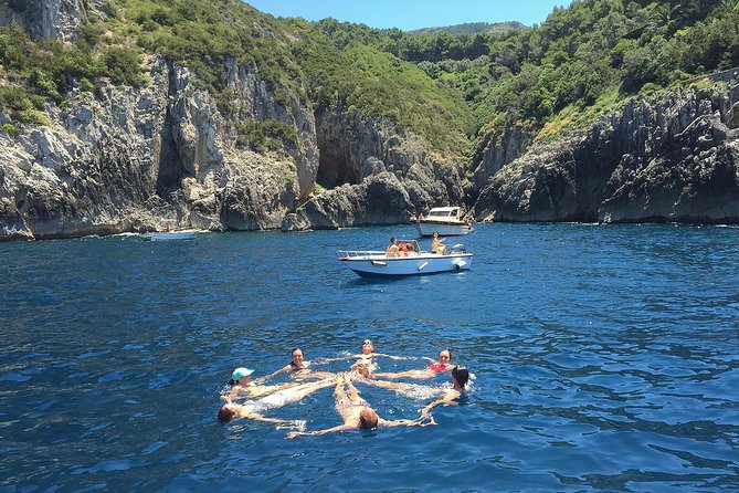 Amalfi Coast Self-Drive Boat Rental - Who should book this boat day?