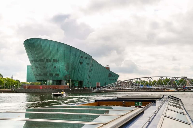 Amsterdam: 75 Minute City Canal Cruise with Audio Guide - The optional snackbox and onboard comfort
