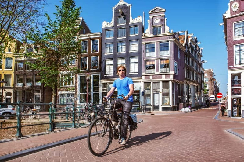 Amsterdam:: Bike Rental with Free Self-Guided Tour - Why this Amsterdam bike rental works well