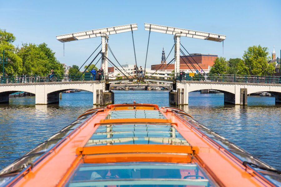 Amsterdam: City Centre Canal Cruise including Audioguide - Key points to know before booking