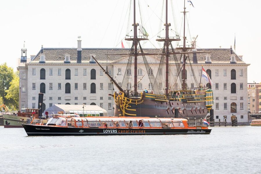 Amsterdam: City Centre Canal Cruise including Audioguide - Who will get the most from this cruise