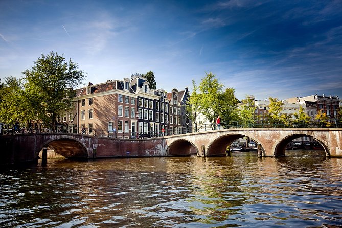 Amsterdam City Centre Cruise on heated boat with Audioguide - Who should book this cruise
