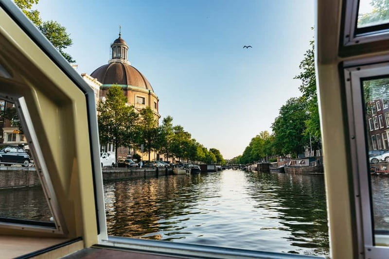 Amsterdam: Heated Canal Cruise Including Audioguide - The value at about $15 per person