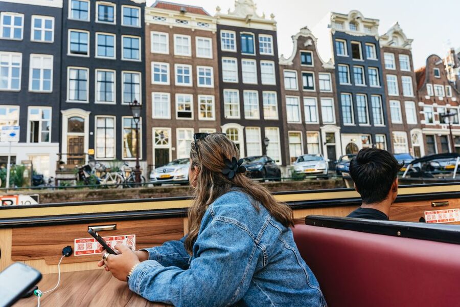 Amsterdam: Heated Canal Cruise Including Audioguide - The onboard setup: warm, simple, and useful