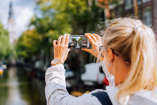 Amsterdam Historic City: a Self-Guided Augmented Reality Tour - From Damrak to Dam Square