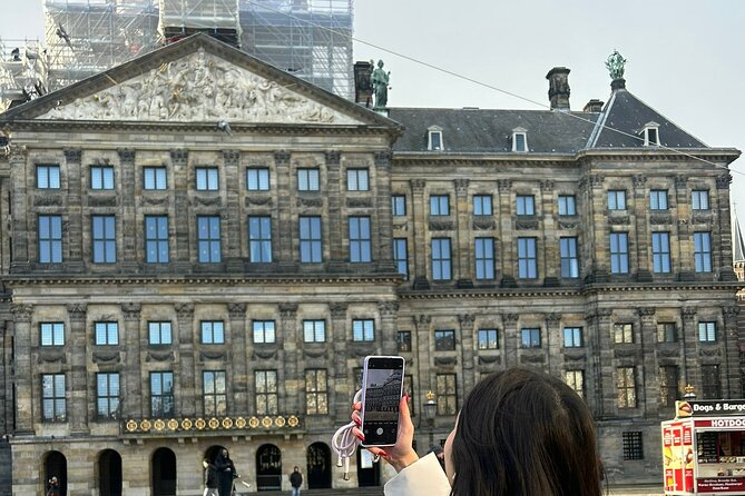 Amsterdam Historic City: a Self-Guided Augmented Reality Tour - Finishing at Oude Kerk