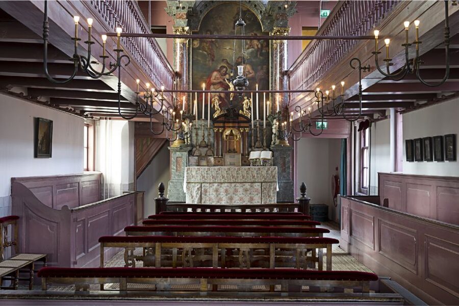 Amsterdam: Red Light District 1-hour Smartphone Audio Tour - Oude Kerk, Amsterdam’s oldest building