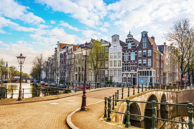 Amsterdam Red Light District Treasure: Self-Guided Tour & Quest - Nieuwmarkt and the story of De Waag