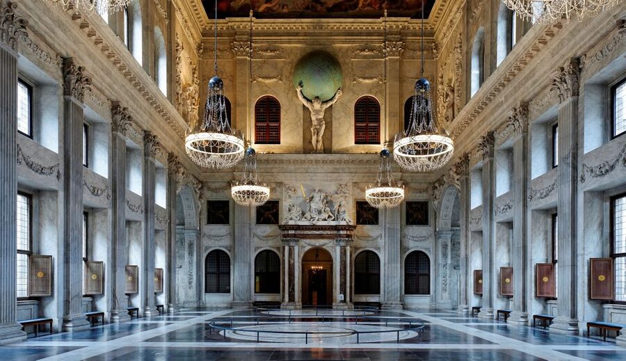 Amsterdam: Royal Palace Entry Ticket + Audio guide - How the self-guided audio tour works