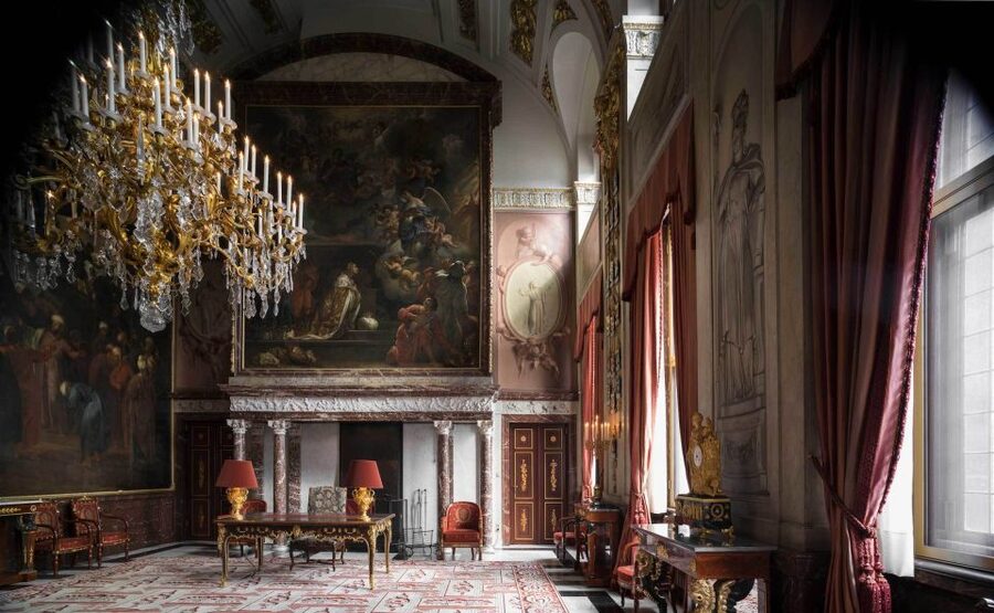 Amsterdam: Royal Palace Entry Ticket + Audio guide - Getting there and handling the practical details