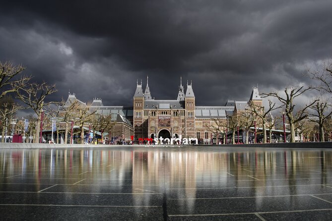 Amsterdam Scavenger Hunt and Highlights Self Guided Audio Tour - How the app works on the street
