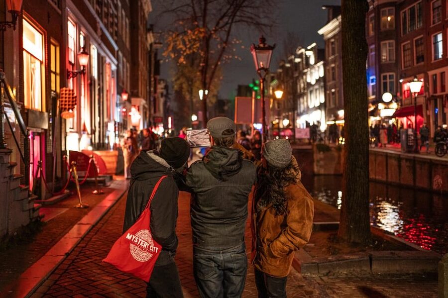 Amsterdam: Self-guided Red Light District Pub Crawl Mystery - A Second Look at the District Before the Finish