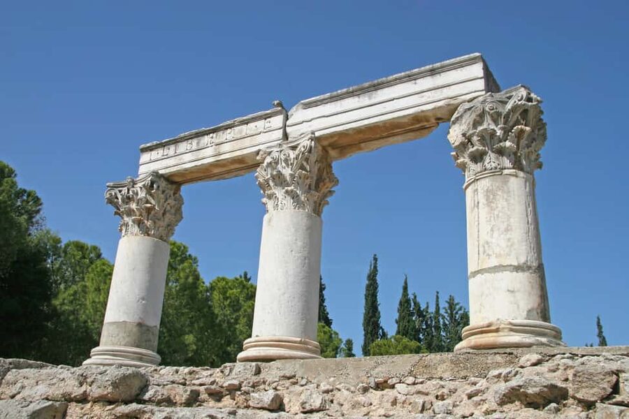 Ancient Corinth Self-Guided Tour with 3D & Audio (No Ticket) - Who should book this self-guided visit?