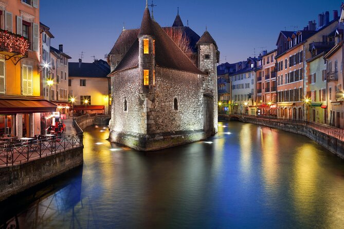 Annecy Scavenger Hunt and Highlights Self Guided Audio Tour - A gentle introduction to Annecy’s lakefront