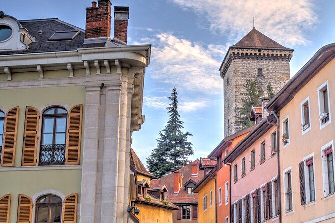 Annecy Scavenger Hunt and Highlights Self Guided Audio Tour - Saint-François Church and the old center