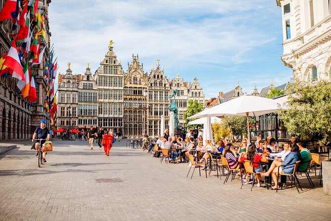 Antwerp: City Walk with Audio Guide in 7 Languages on your Phone - Who will get the most from this walk