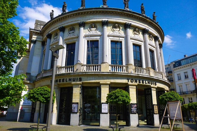 Antwerp Scavenger Hunt and Highlights Self Guided Audio Tour - Museum Vleeshuis and Grote Markt