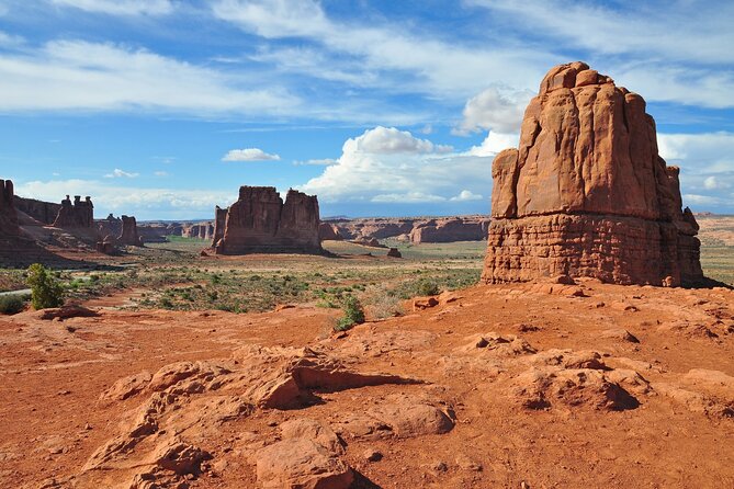Arches and Canyonlands NP Self-Guided Driving Audio Bundle Tour - Delicate Arch, Salt Valley, and Fiery Furnace