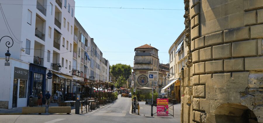 Arles Vincent Van Gogh Walking Tour with an APP - Following Van Gogh through Arles