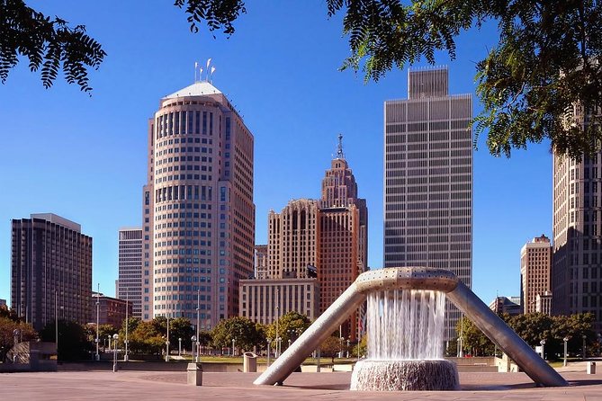 Astounding Scavenger Hunt: Detroit Roll Through Motor City - A Detroit sightseeing game with your own rules