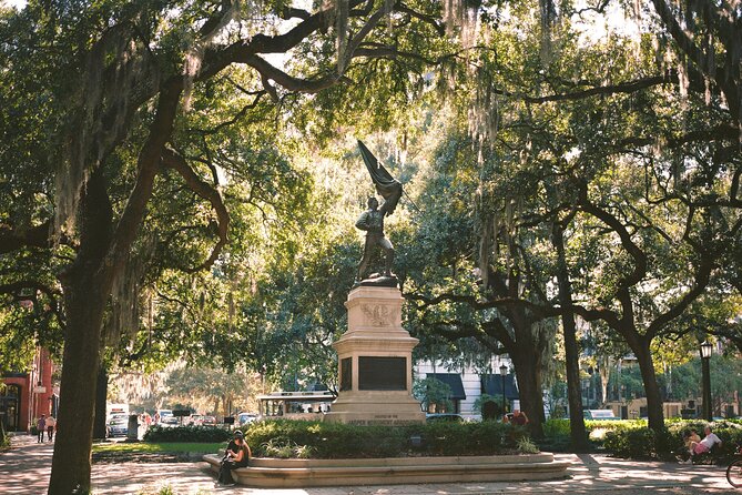 Astounding Scavenger Hunt: Historic Savannah Adventure - The Pirates’ House: a famous Savannah name