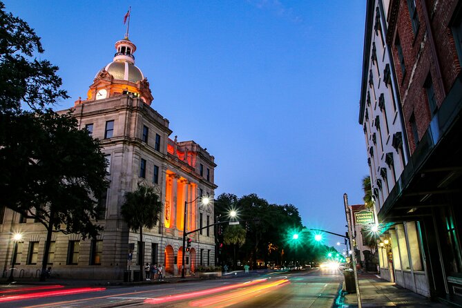 Astounding Scavenger Hunt: Historic Savannah Adventure - The Olde Pink House: architecture and a visual clue