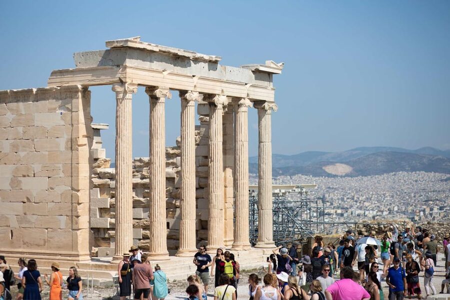 Athens: Hop-On-Hop-Off & Acropolis & Acropolis Mus.& 3 audio - Walking through Plaka with local stories