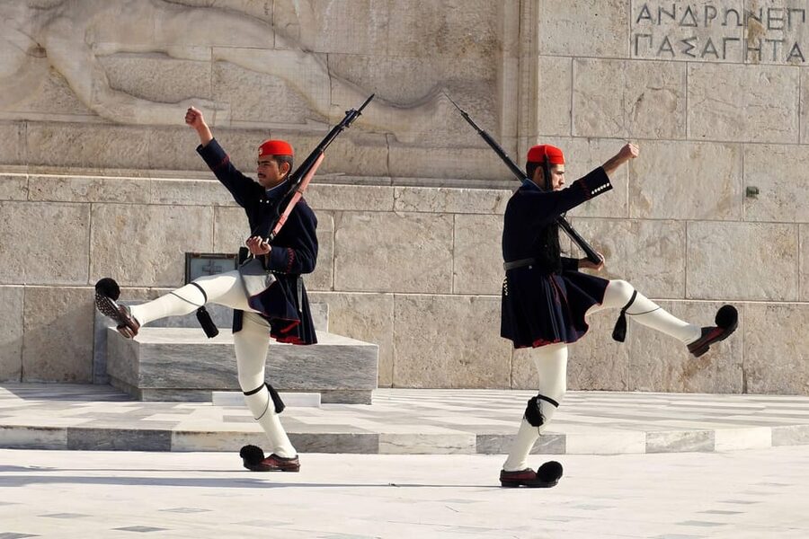 Athens: Hop-On-Hop-Off & Acropolis & Acropolis Mus.& 3 audio - Who will get the best value from the $104 price