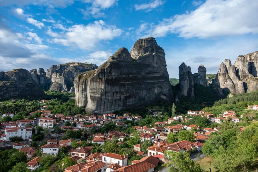 Athens: Meteora Day Trip with Central Pickup & Audio Guide - Key points at a glance