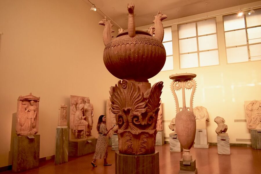 Athens: National Archaeological Museum Ticket & Audio Guide - Finding your way through a large building