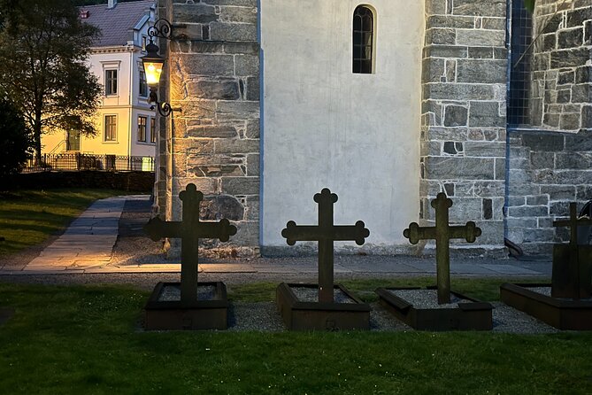 Audio Walking Tour in Bergen Famous Ghosts Location - Skostredet, the old shoe street