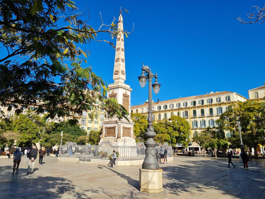 Audioguide City Walk Malaga for cruises (German & English) - Booking, downloading, and using the voucher