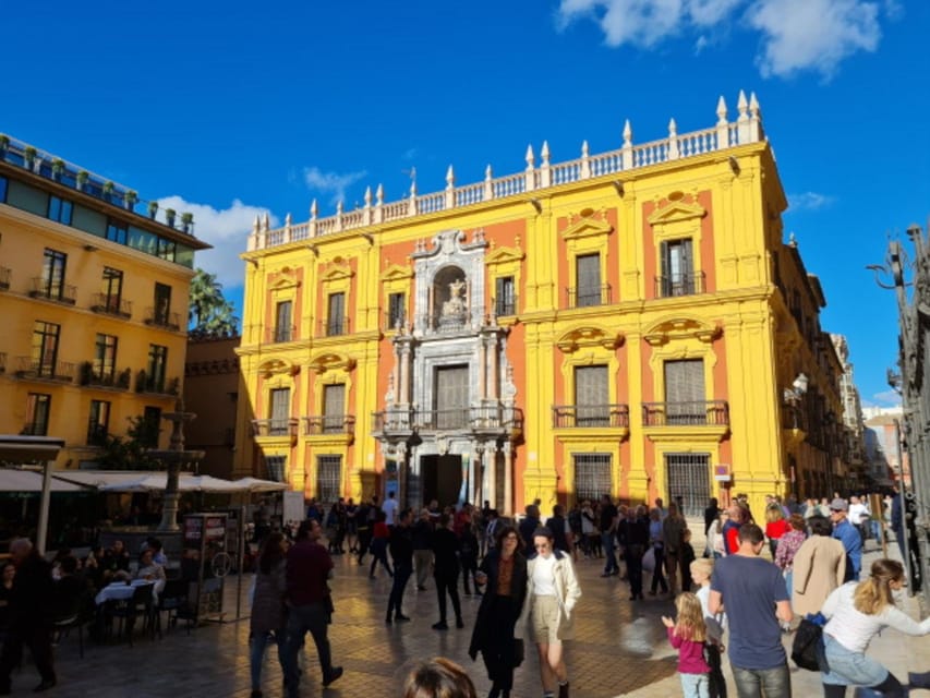 Audioguide City Walk Malaga for cruises (German & English) - Starting at the central fountain